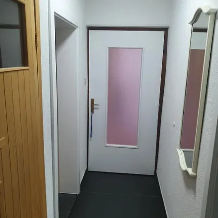 čelebići Na Vodi Apartmán *